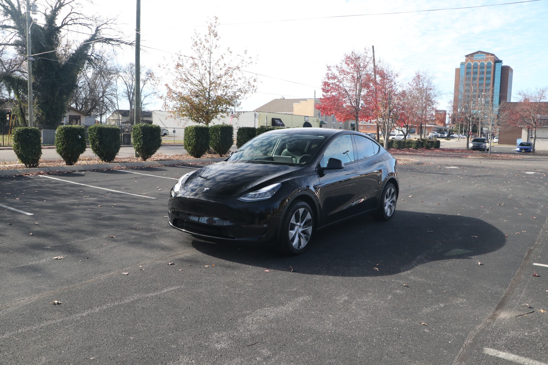 Foto de Front view exterior of the car Tesla Model Y do Stock