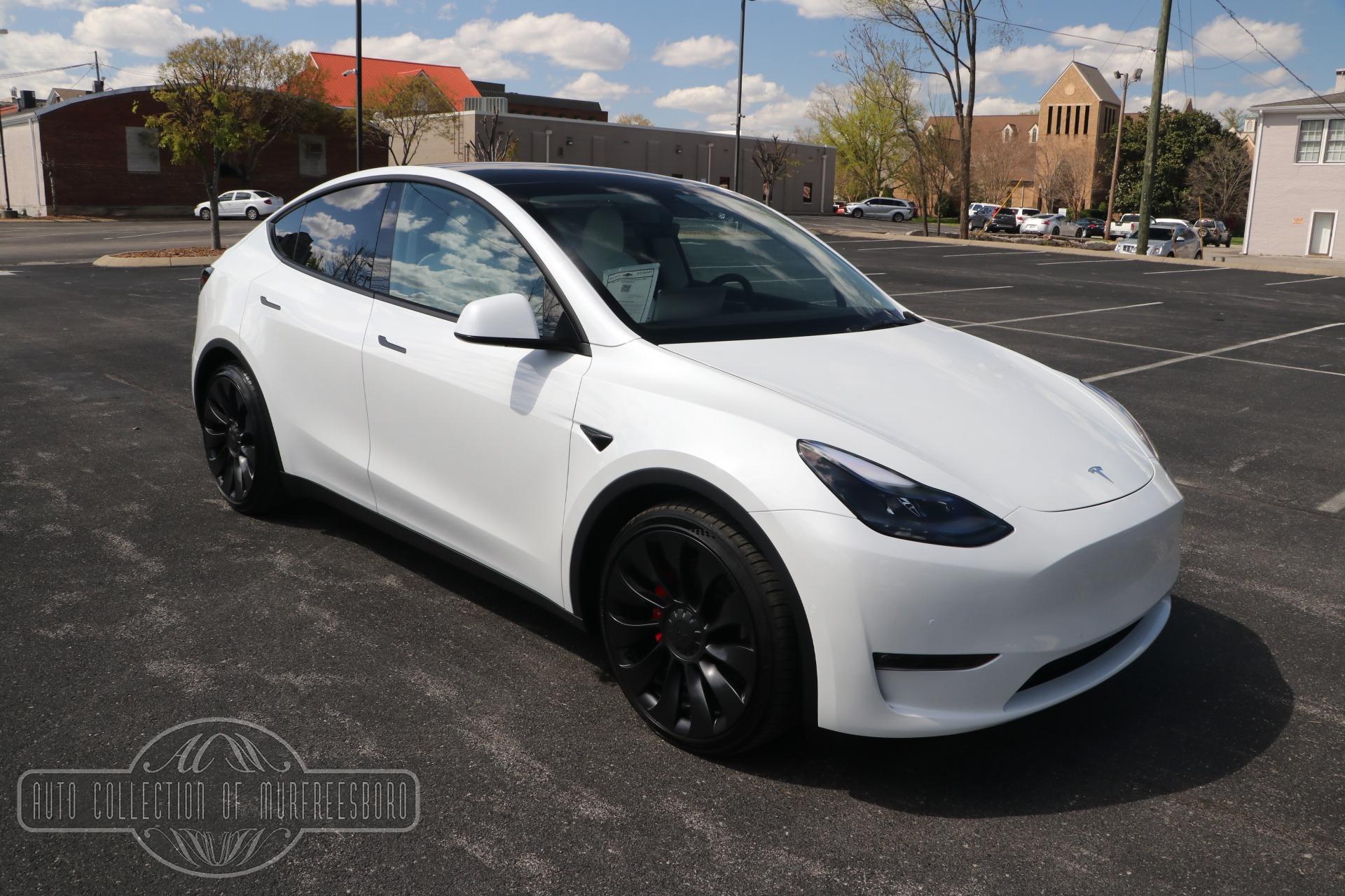 2022 Tesla Model Y Performance - Black/White