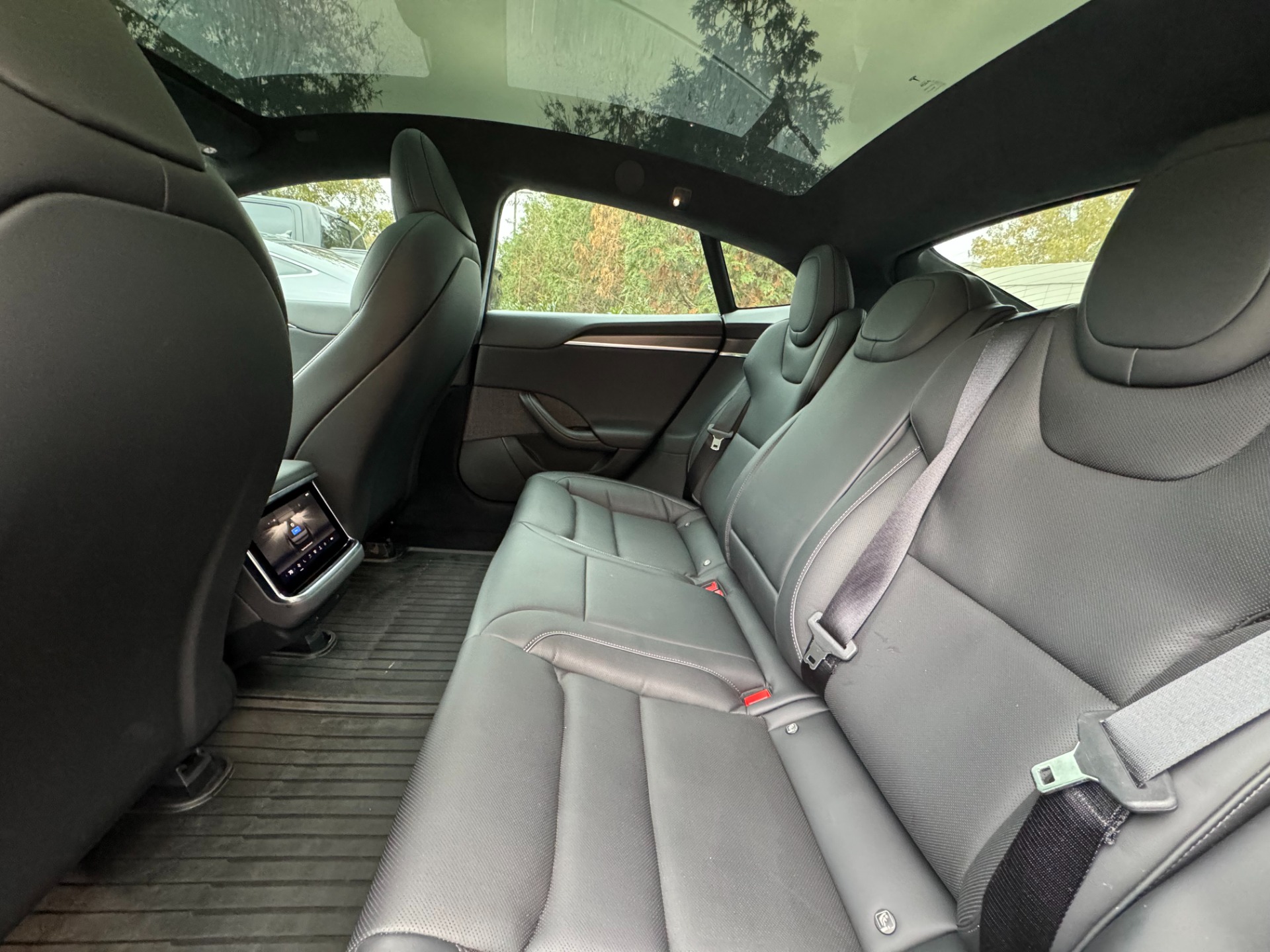 2021 Tesla Model S Plaid photo 24