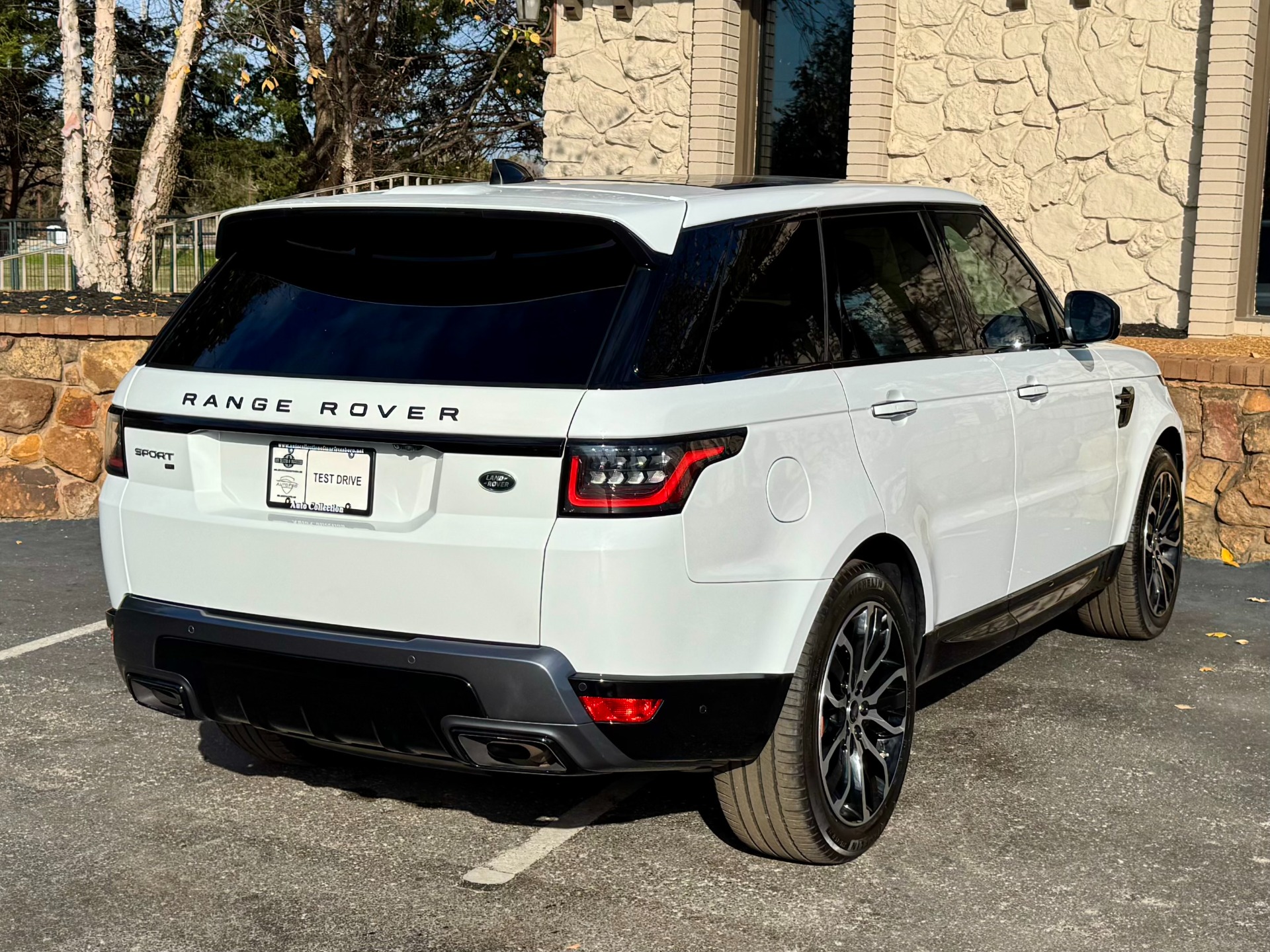 2021 Land Rover Range Rover Sport HSE Silver Edition photo 3