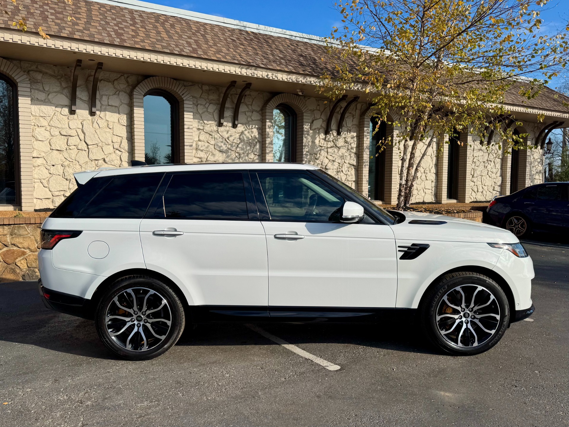 2021 Land Rover Range Rover Sport HSE Silver Edition photo 7