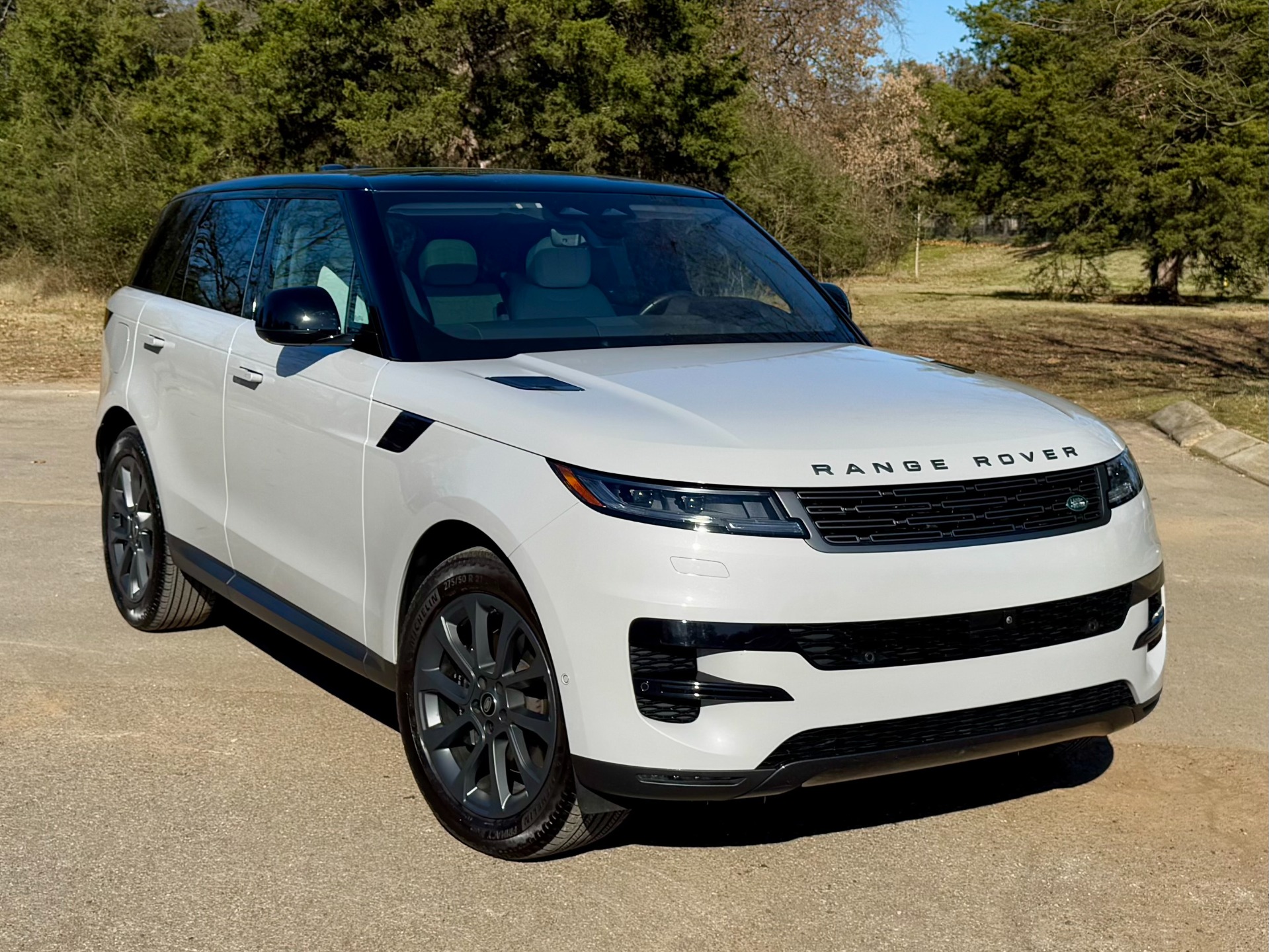 2023 Land Rover Range Rover Sport SE photo 1