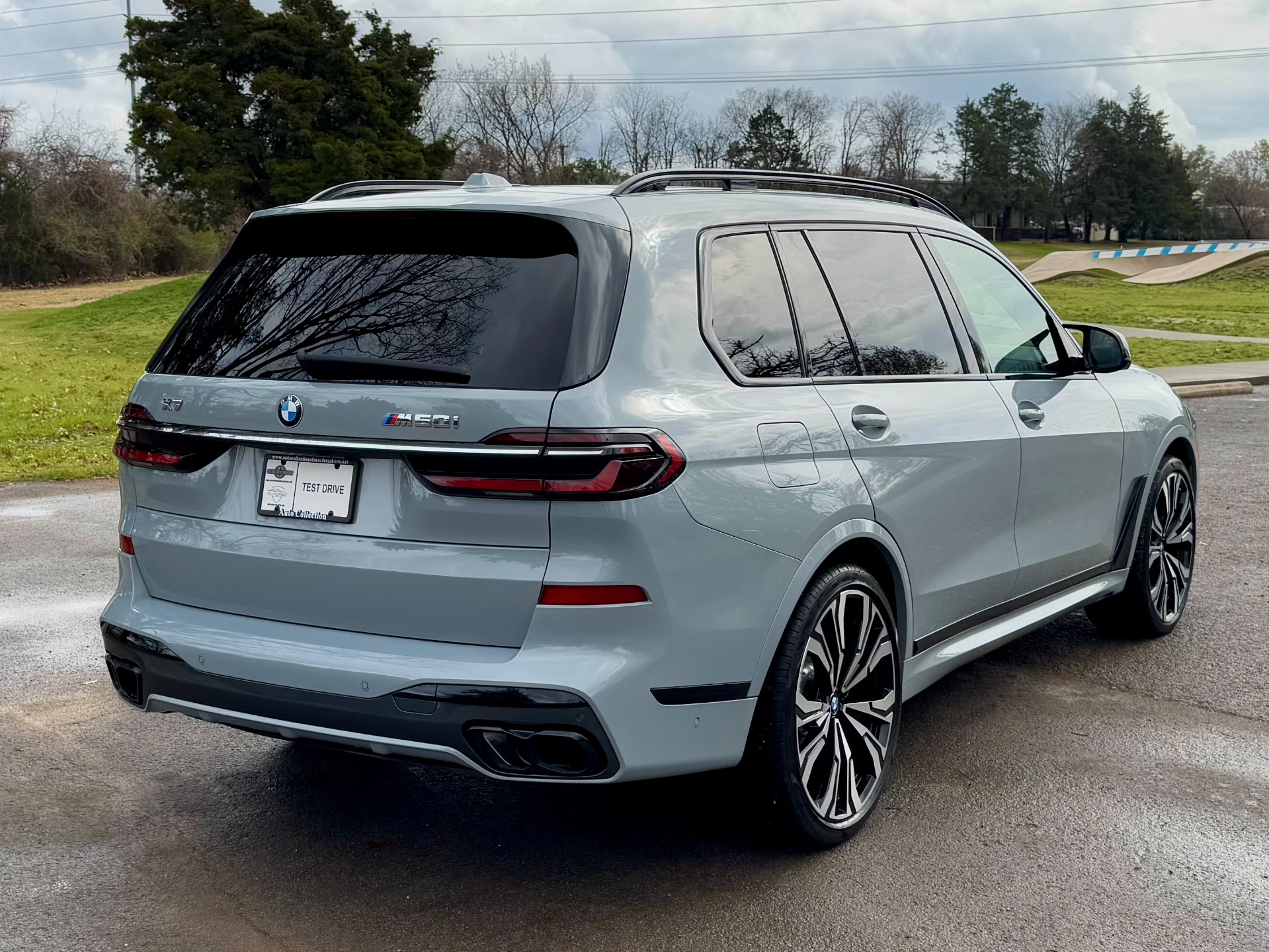 2023 BMW X7 M60i photo 3