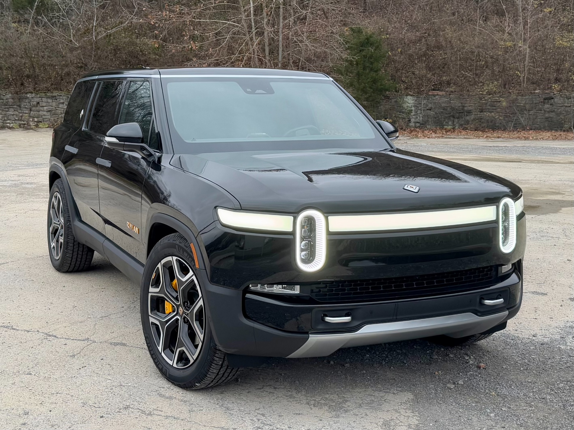 Rivian R1S's photo